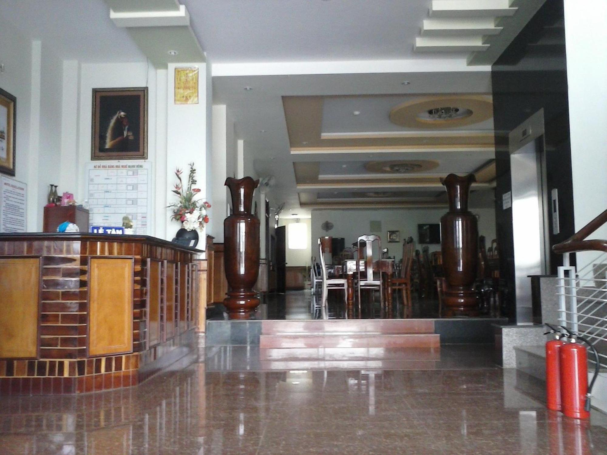 Manh Hung Hotel Buon Ma Thuot Kültér fotó